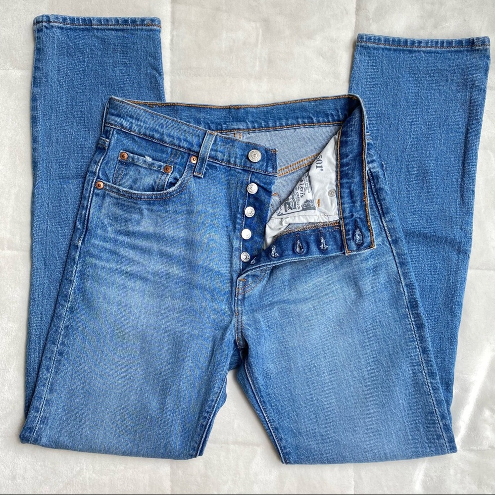 🔥NWOT Button Fly 501 Levi’s Straight Leg🔥 - Picture 3 of 6